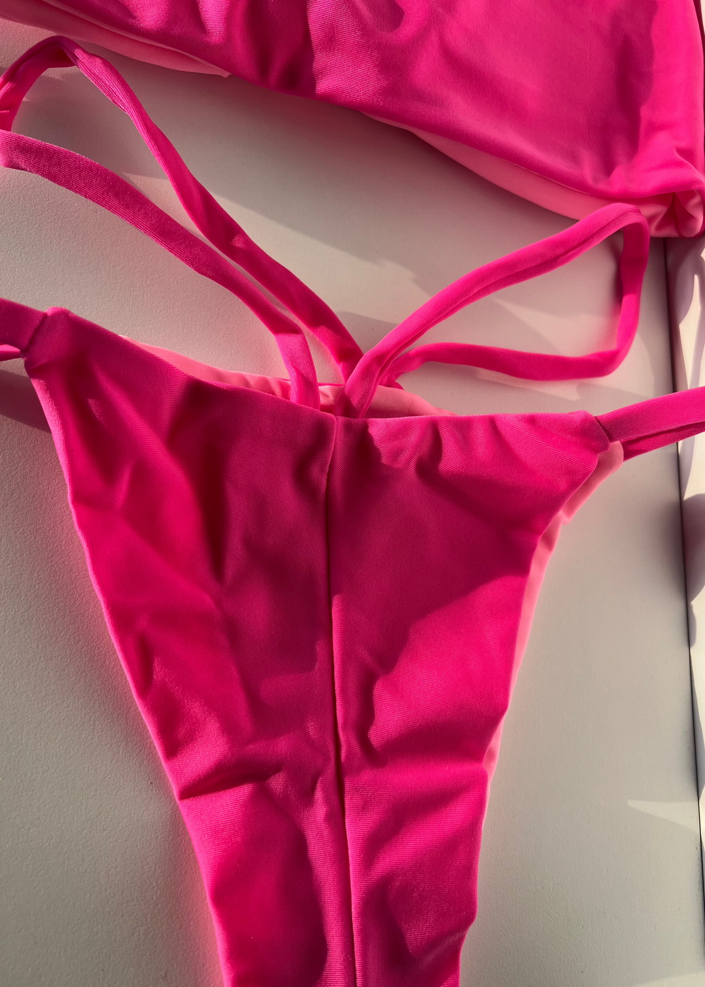 Tons de Rosa Bottom